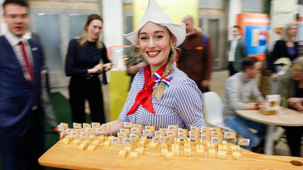 Foto: Hollands uithangbord Frau Antje viert 65ste verjaardag op landbouwbeurs