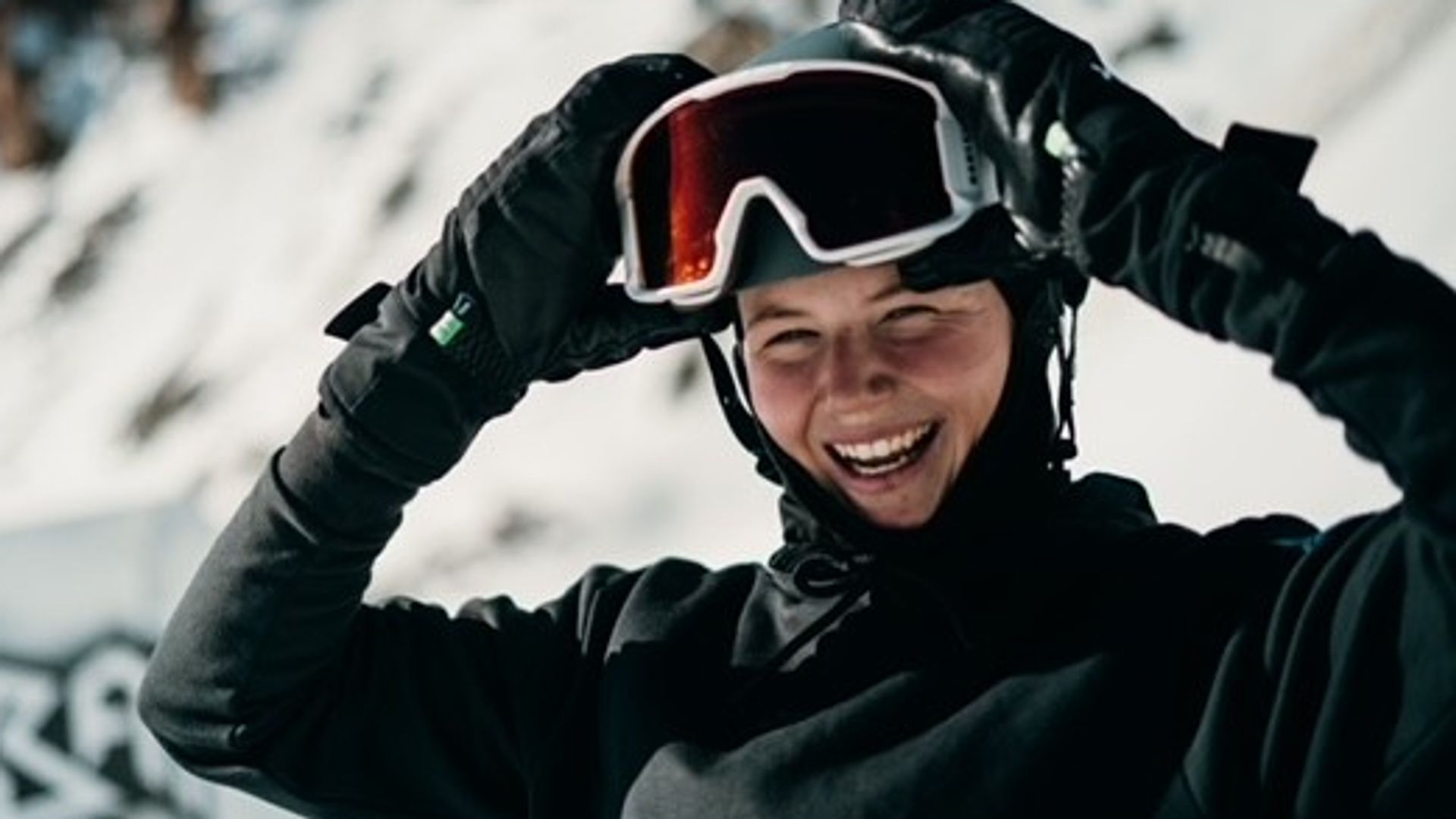 Vol spanning zat snowboardster Van Vreden voor tv om te zien hoe ze zich voor Spelen plaatste