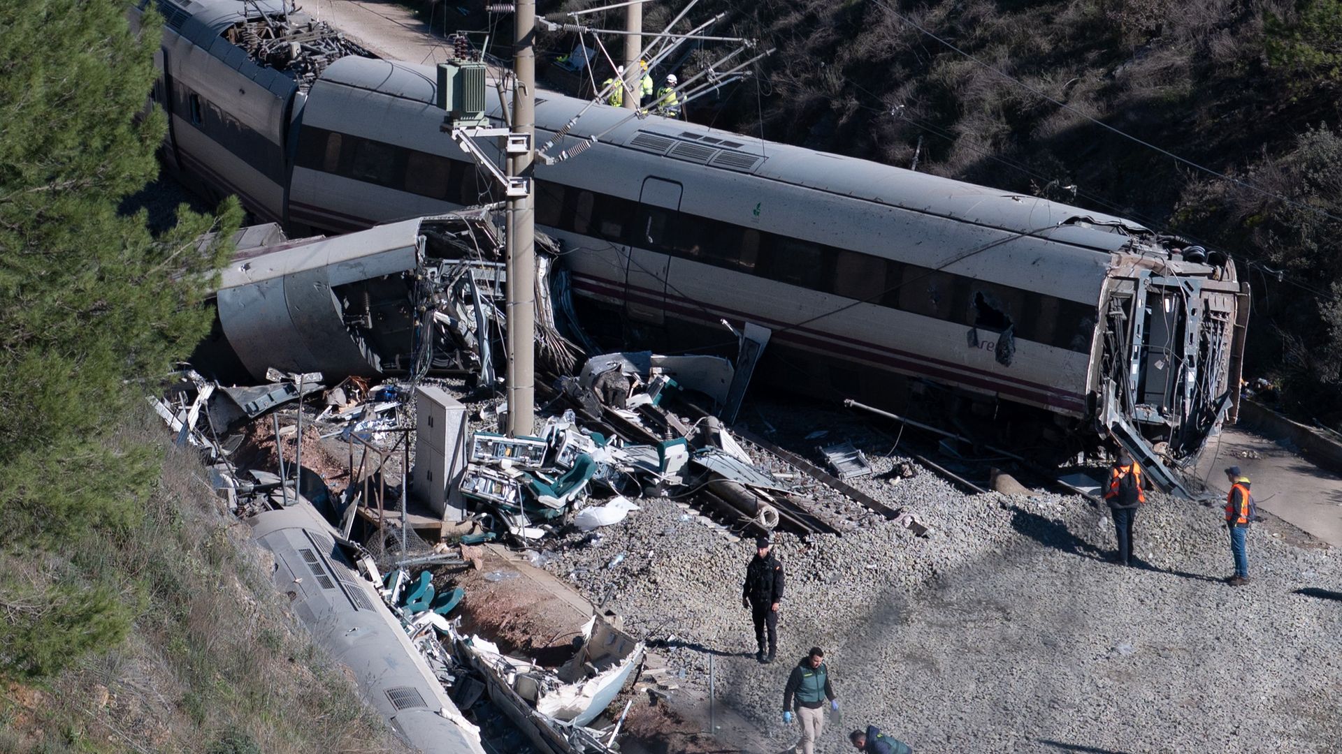 Ramptrein Spanje ontspoorde door breuk in rails, blijkt uit eerste onderzoek