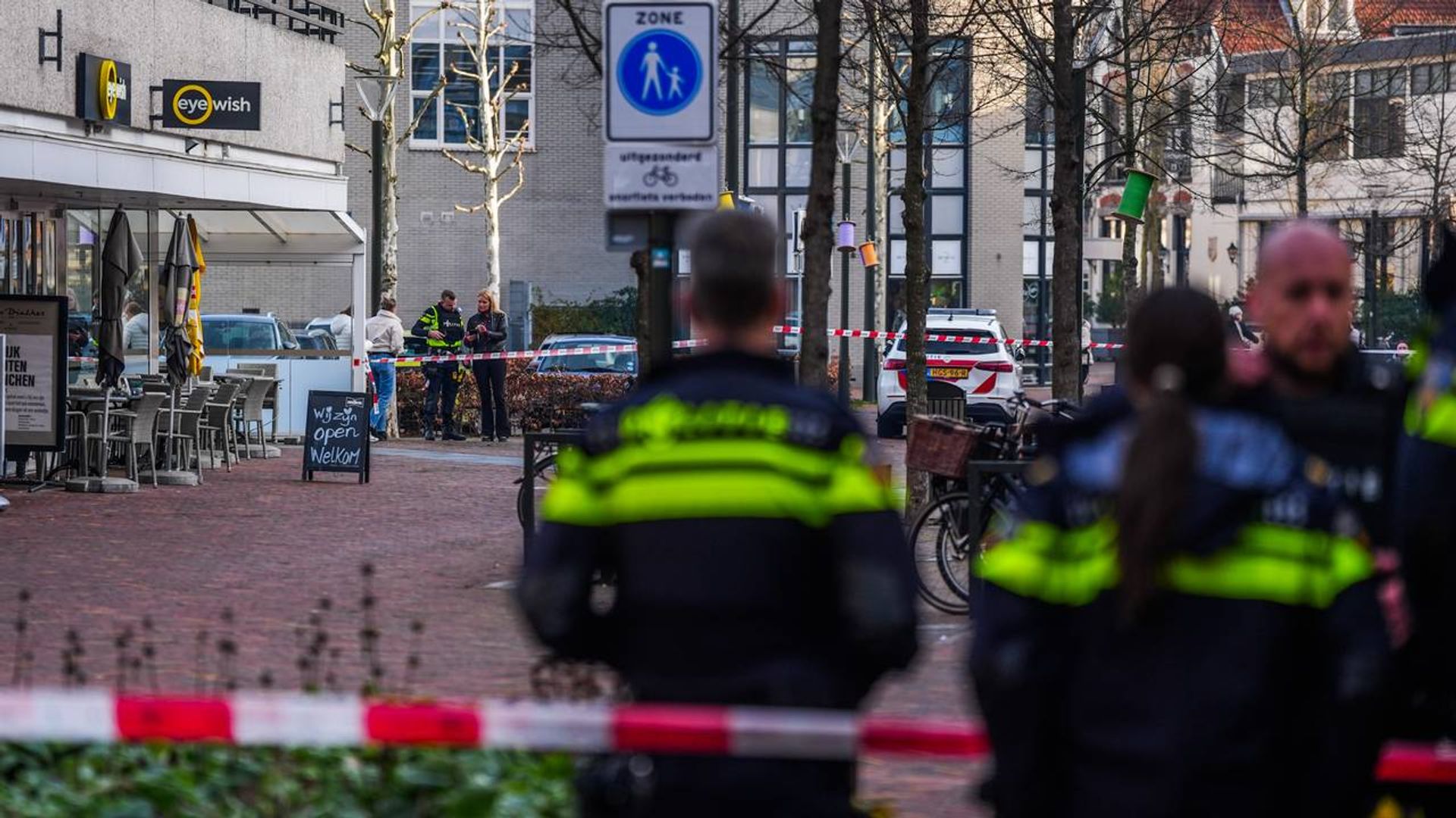 Twee aanhoudingen in zoektocht naar man met wapen in Geldrop
