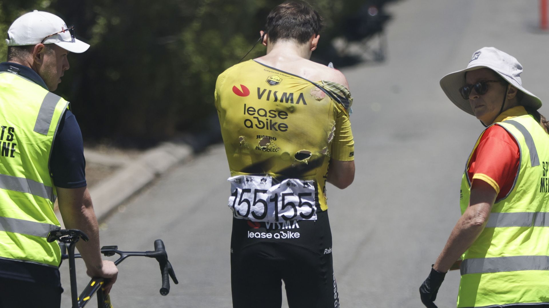 Kangoeroes zorgen voor valpartijen in slotrit Tour Down Under: 'Gevaarlijkste in Australië'