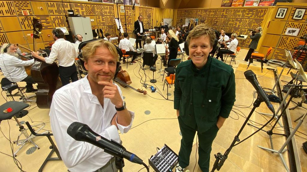 Foto: Duizenden Limburgers in Amsterdam voor 'grootste dialectpopconcert ooit'