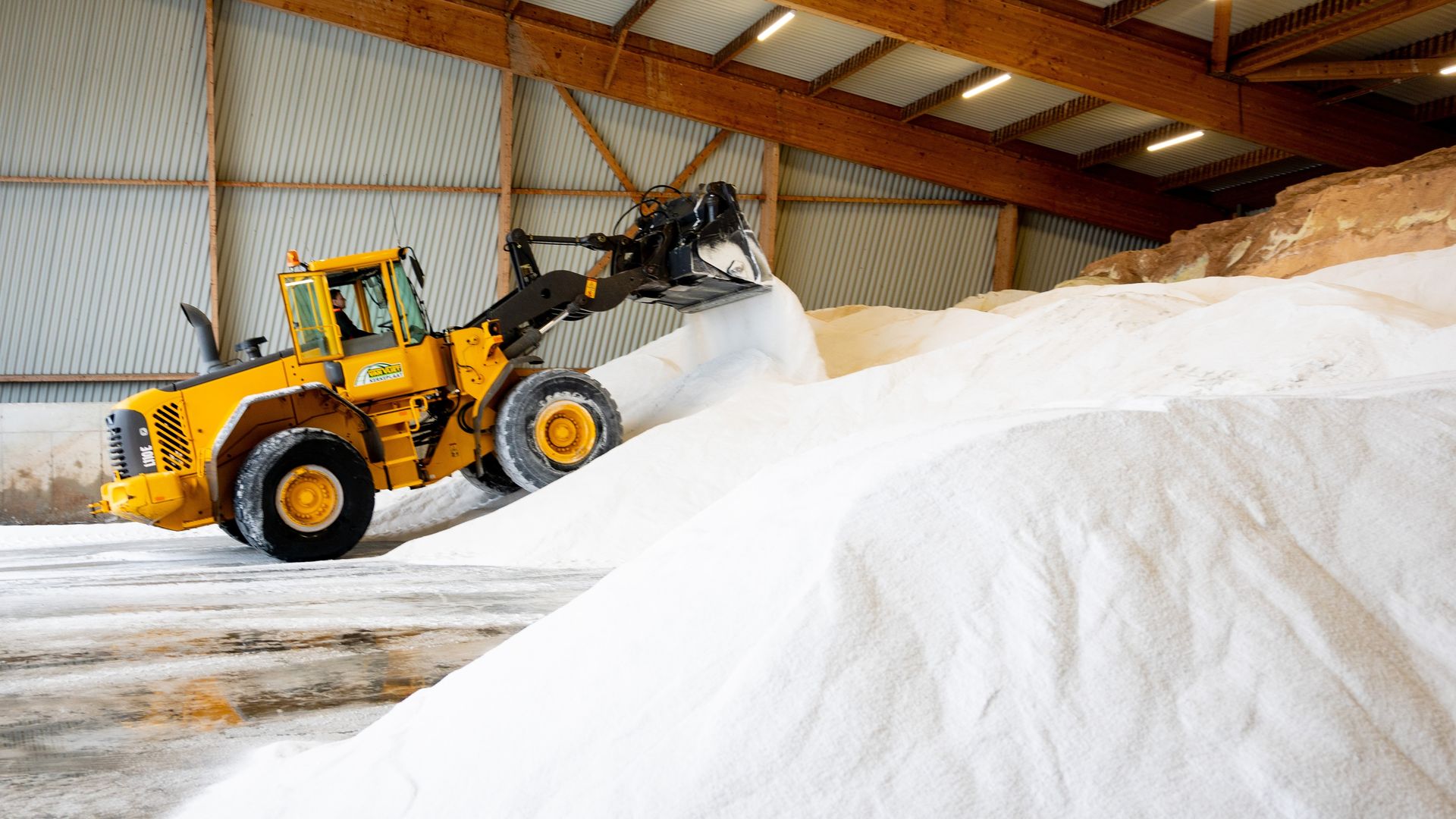 Schonere lucht onderweg, lichte sneeuw op komst voor noordelijke provincies
