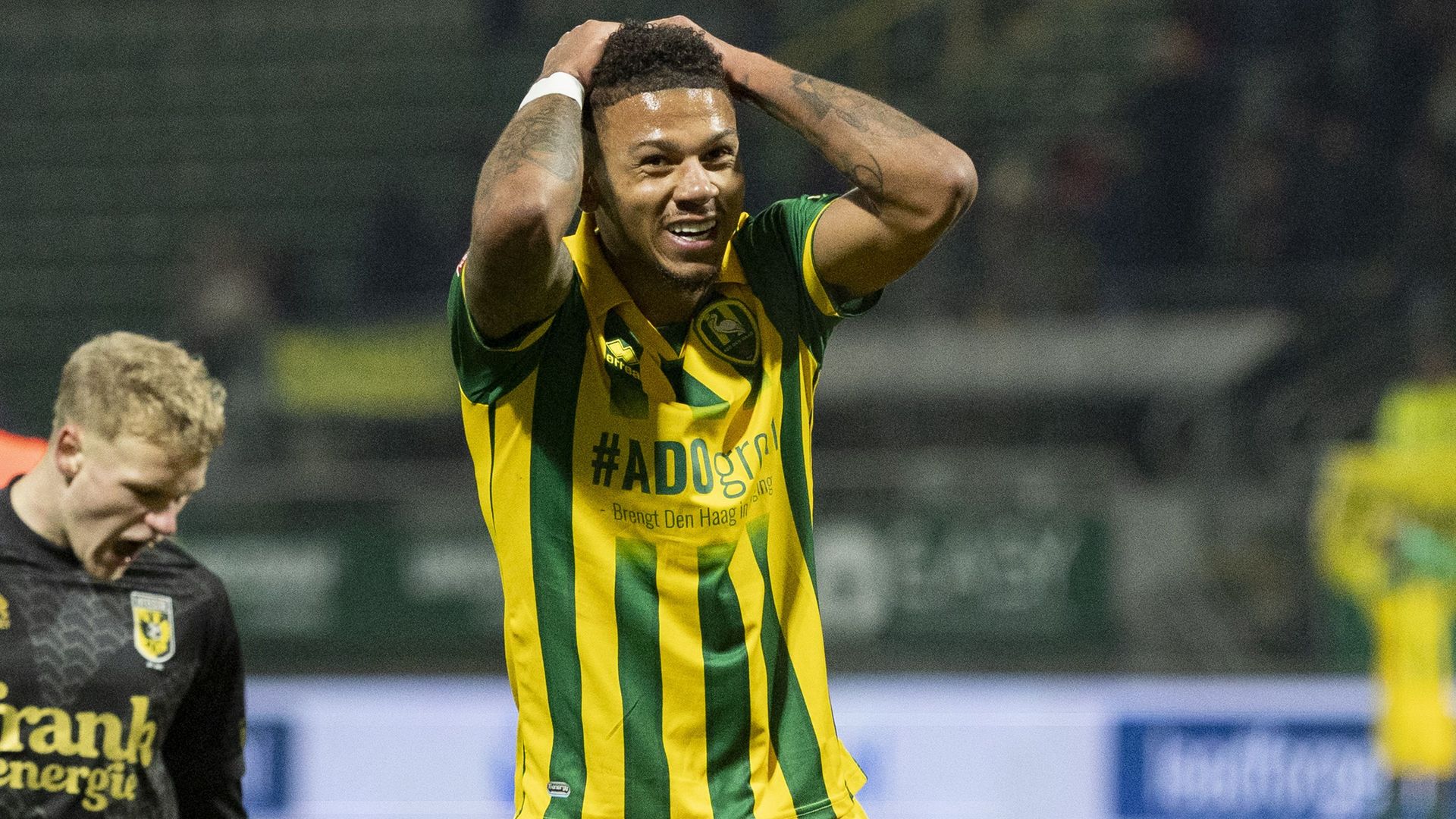 Koploper ADO wint weer niet van Vitesse, wereldgoal Rijkhoff voor stijgend Almere City