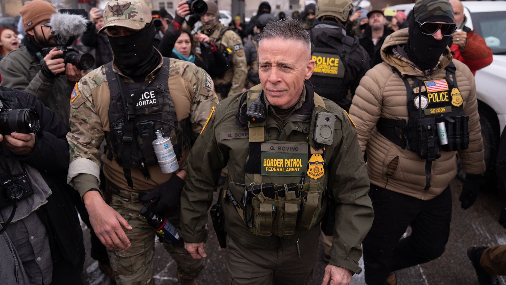 'Trumps terriër' Bovino teruggetrokken uit Minnesota na geweld en protesten 