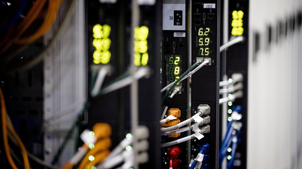 Foto: Keijzer: kan niks doen tegen enorm datacenter voor Microsoft in Amsterdam