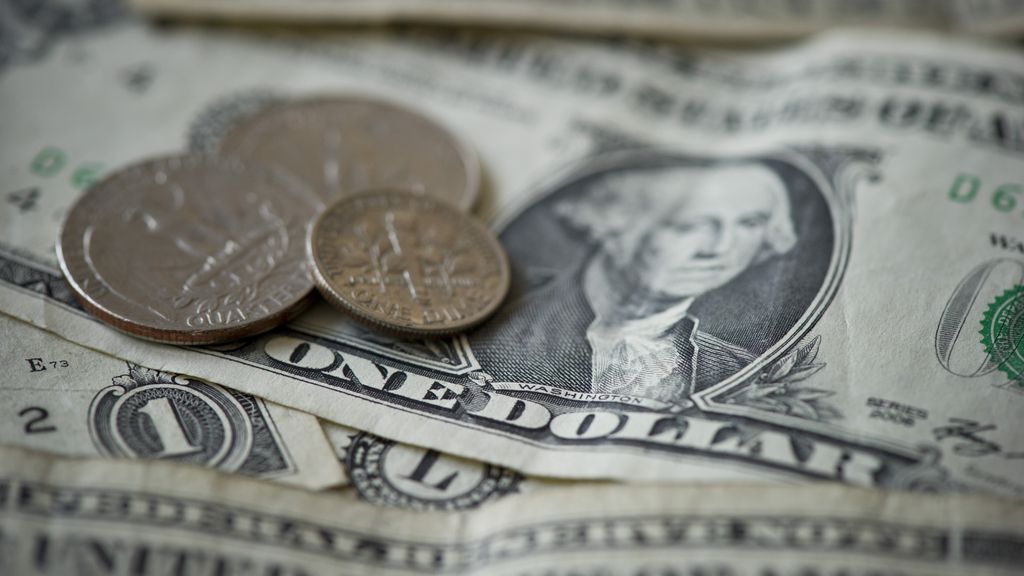 Foto: Dollar krijgt flinke klap en blijft dalen: goed voor de export, maar niet zonder risico's