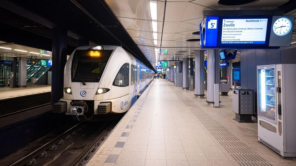 Foto: NS sleept Almere voor rechter vanwege subsidie voor Arriva-nachttrein
