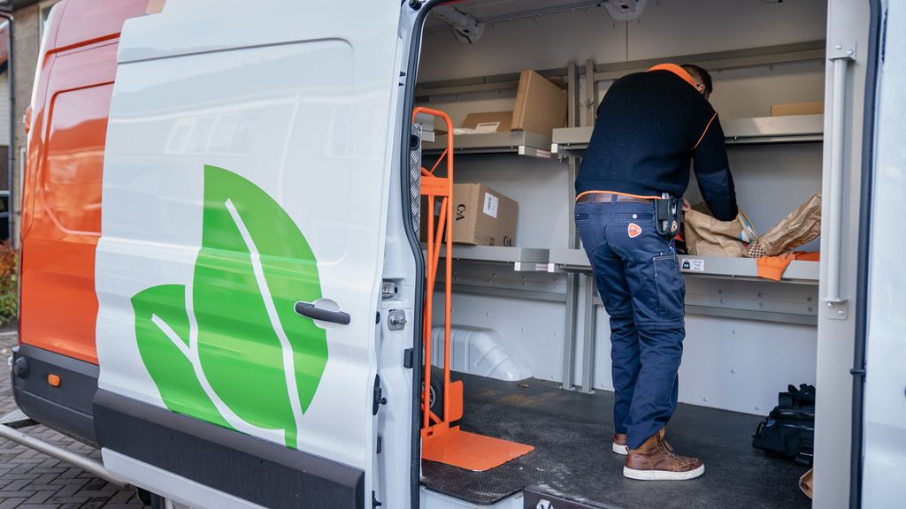 Foto: PostNL wil pakketbezorgers rouwpost laten bezorgen