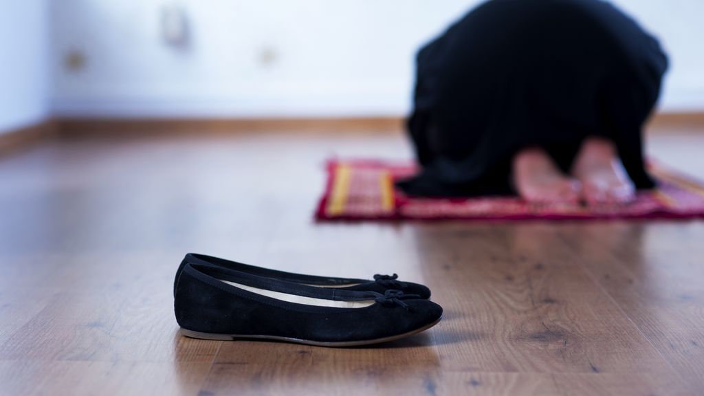 Foto: 'Openbare school discrimineert islamitische leerling omdat ze er niet kan bidden'