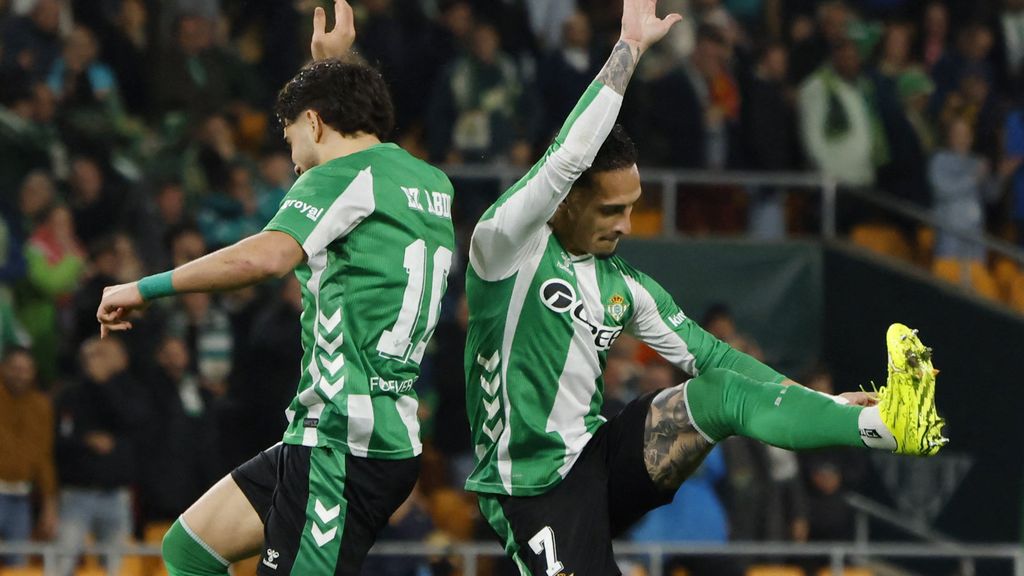 Alleen AZ blijft over in Europa • Teleurstellende campagne Nederlandse clubs