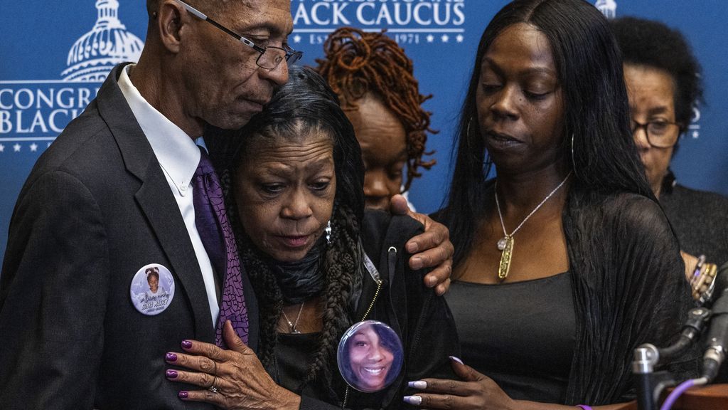 Foto: Agent die zwarte vrouw in haar huis doodschoot, veroordeeld tot 20 jaar cel