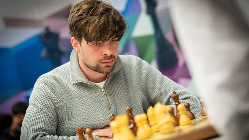 Ontknoping Wijk aan Zee wordt spannend: Van Foreest hijgt in nek van jonge Oezbeek