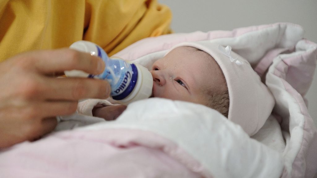 Foto: 'Nestlé wachtte tien dagen met melden van besmetting babymelkpoeder'