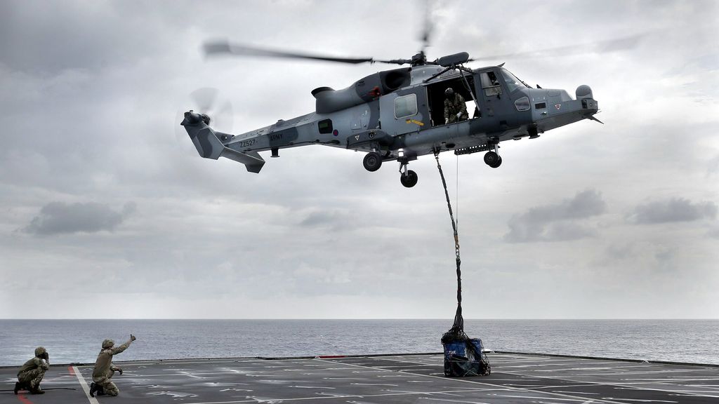 Foto: Spanning in Britse wateren nadat Russisch schip uren voor anker gaat bij datakabels