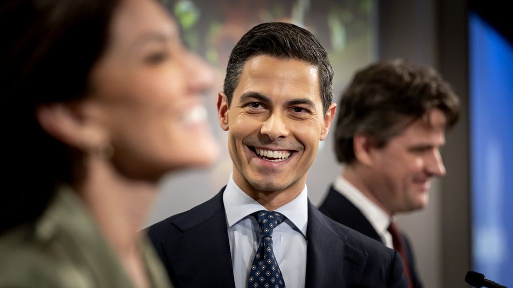 Foto: Vakbonden boos, opluchting in onderwijs en scepsis over zorgplannen van coalitie