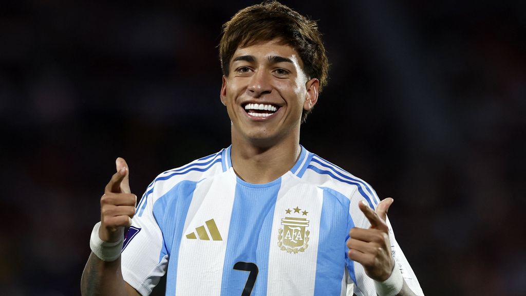 Ajax bezig met afronding transfer Carrizo, gaat nog voor '6' • Volendam huurt Bacuna