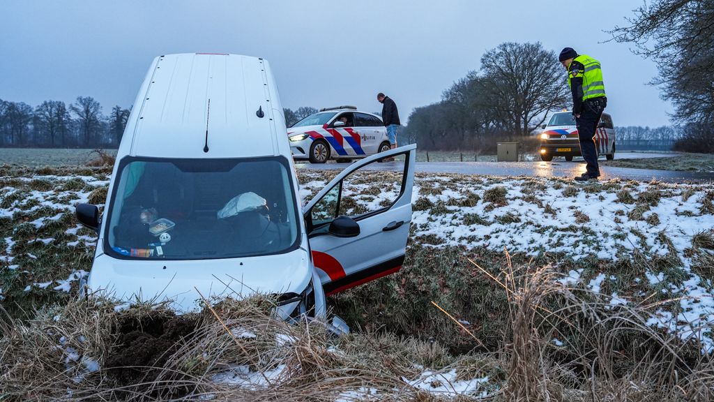 Code rood in noorden tot 12.00 uur • Veel ongelukken gemeld door extreme gladheid