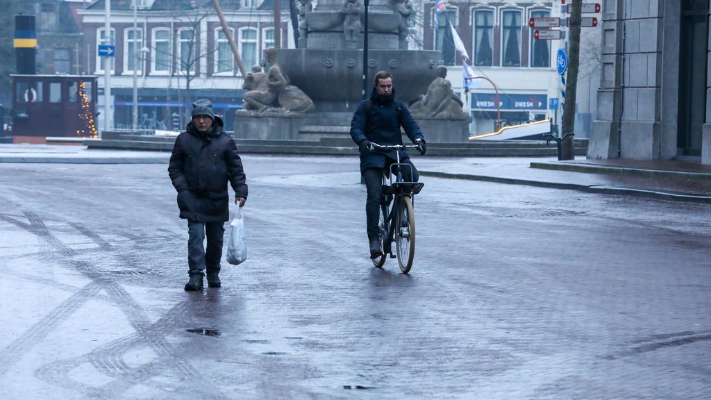 Code rood in Groningen verlengd tot 14.00 uur • Openbare leven ligt stil