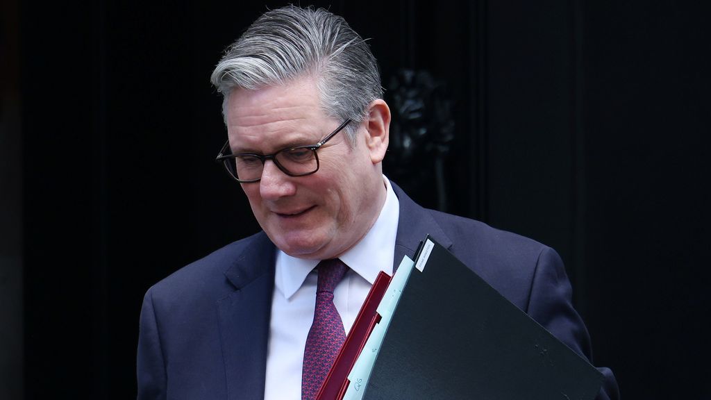 Foto: Britse premier boos op Mandelson: 'Hij heeft keer op keer gelogen'