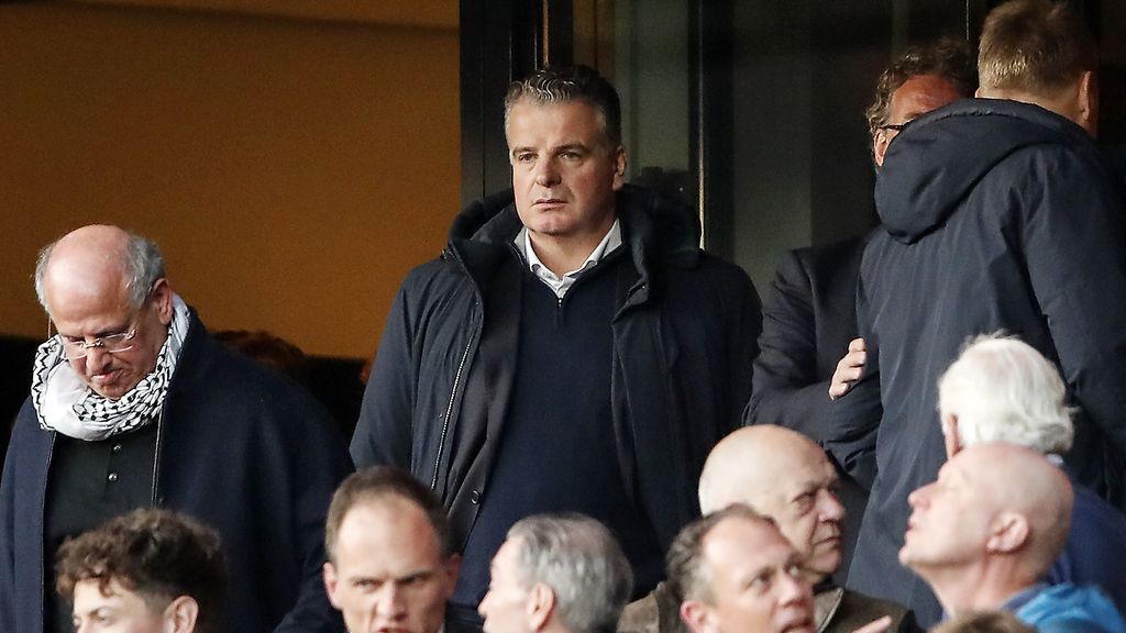 Foto: Man (24) aangehouden voor delen van 06-nummer Feyenoord-directeur