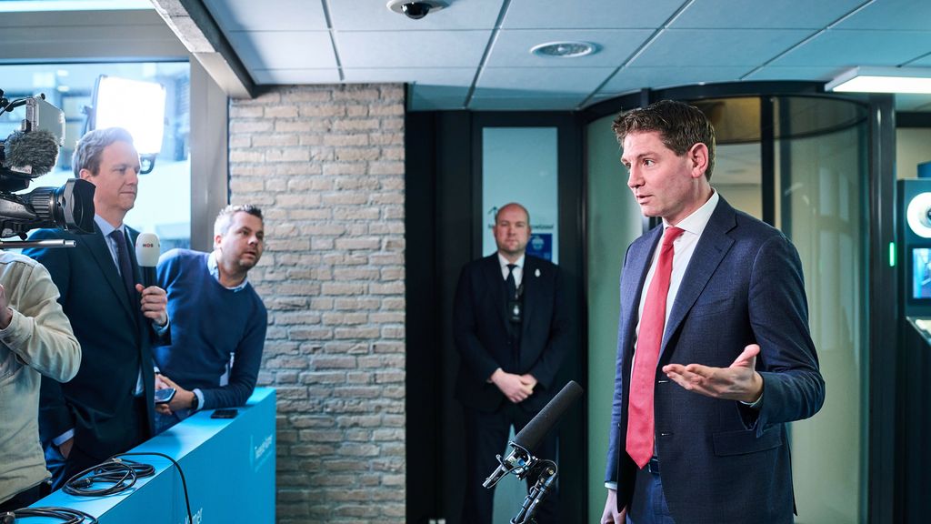 Paternotte gaat D66-fractie leiden • Oud-informateur Letschert (D66) naar Onderwijs