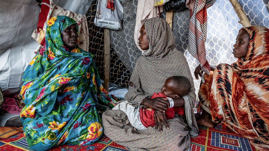 Foto: Droneaanval op auto met ontheemden in Sudan, zeker 24 doden