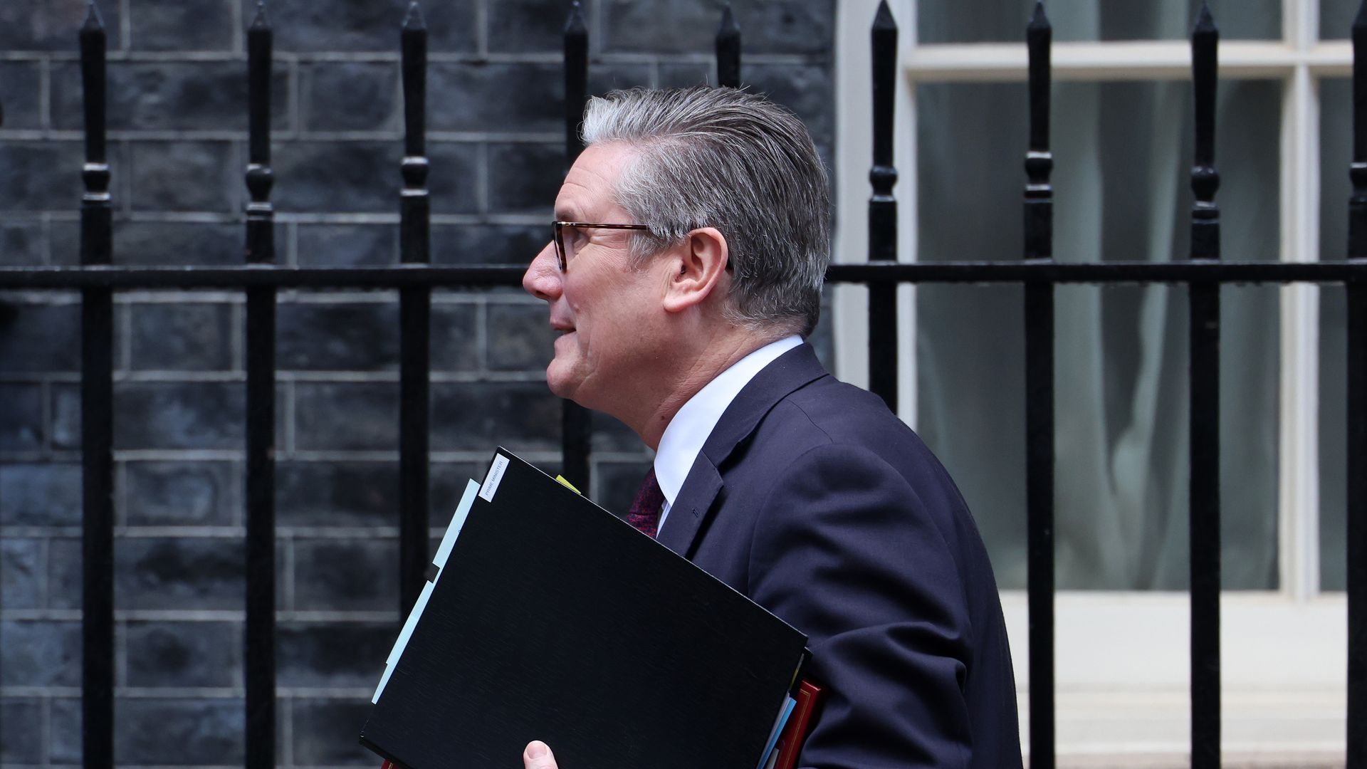 Prominente partijgenoot van Britse premier Starmer roept op tot zijn aftreden