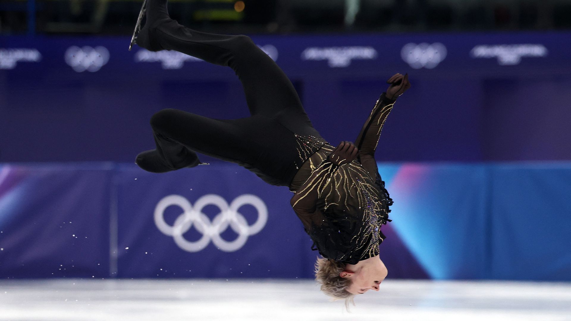 VS wint landenwedstrijd kunstrijden • Malinin maakt verschil met sprongen en salto, ondanks foutje