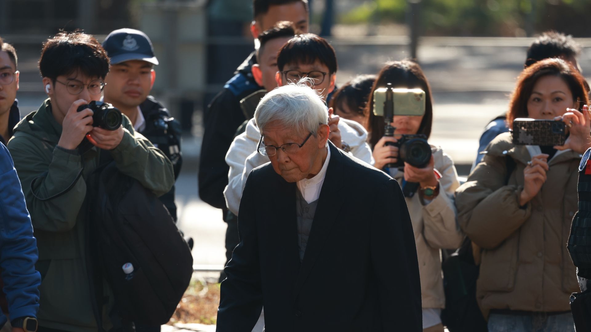 Mediamagnaat Jimmy Lai krijgt twintig jaar cel in Hongkong