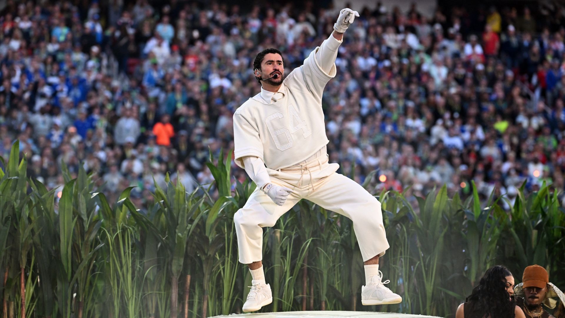 Bad Bunny eert Puerto Rico en liefde in halftime-show: 'Samen zijn we Amerika'