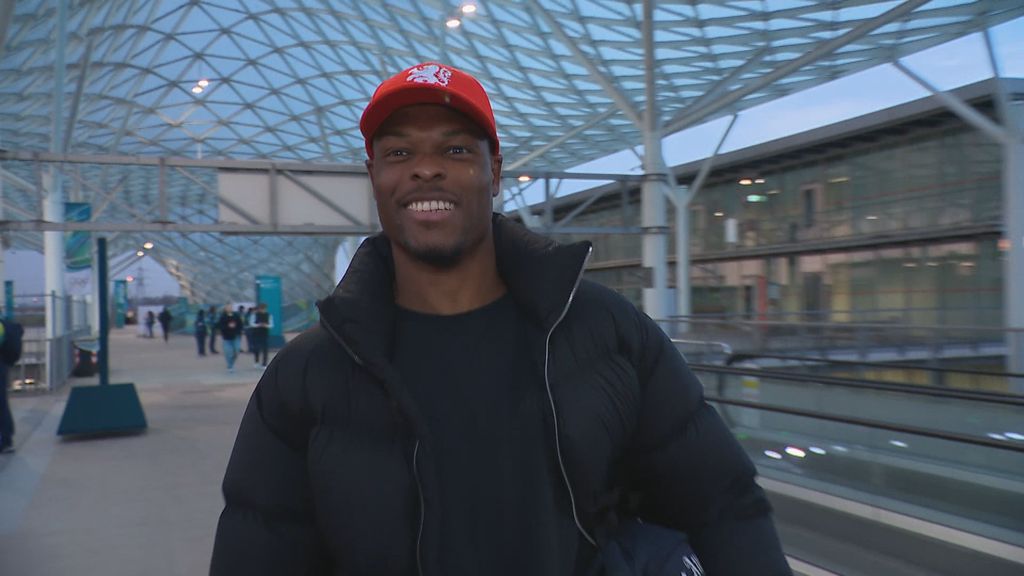 Dumfries geeft update over blessure in olympische schaatshal: 'Sta er met WK'