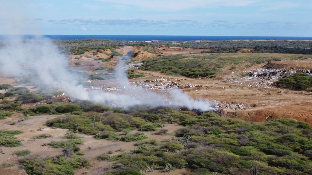 Ombudsman wil af van probleemvuilstort Bonaire en onderzoekt rol overheden