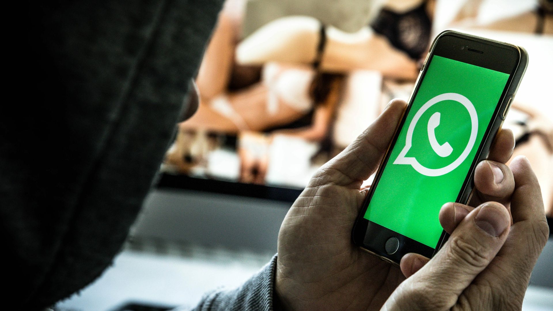 Experts roepen op tot wereldwijd verbod op AI-uitkleedsoftware