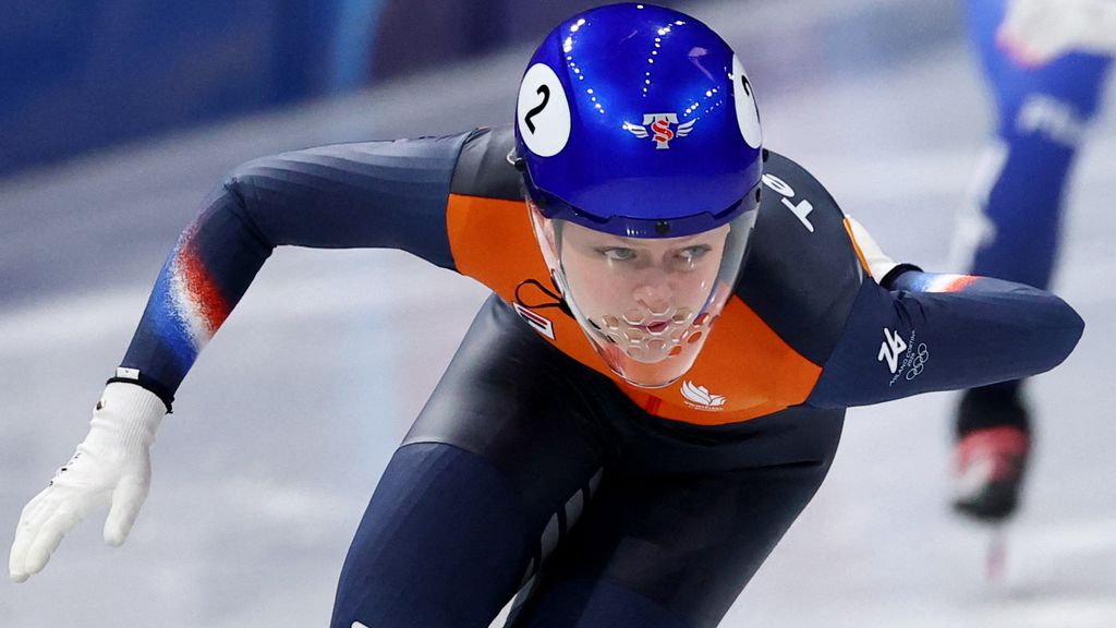 Shorttracksters simpel door op olympische 500 meter, Velzeboer zet snelste tijd neer