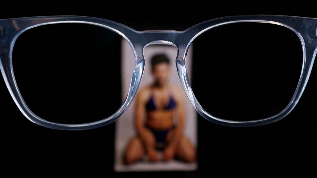 Experts roepen op tot wereldwijd verbod op AI-uitkleedsoftware Experts roepen op tot wereldwijd verbod op AI-uitkleedsoftware