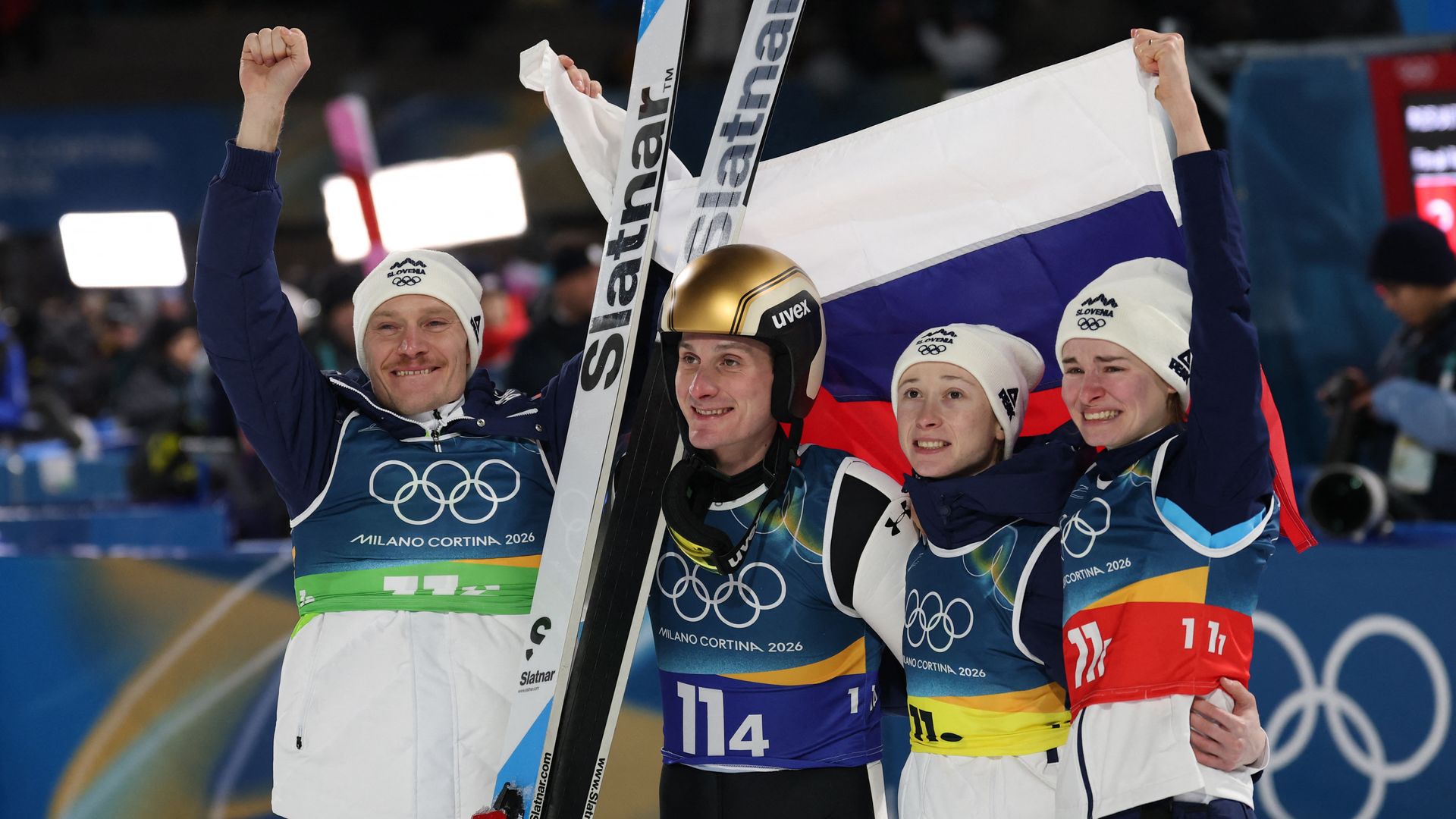 Sloveense schansspringers pakken goud • Malinin sterk op korte kür