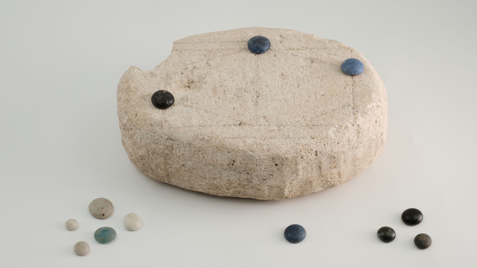 AI onthult: Romeinse steen in museum Heerlen is bordspel