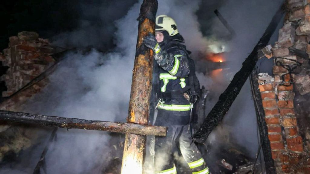 Foto: Vader en 3 jonge kinderen gedood door Russische aanval, zwangere moeder gered