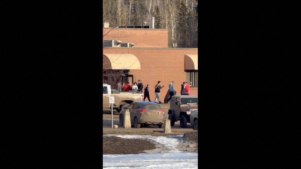 Foto: Negen mensen gedood bij schietpartij op middelbare school in Canada