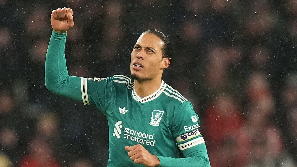 Van Dijk kopt Liverpool naar magere zege bij Sunderland