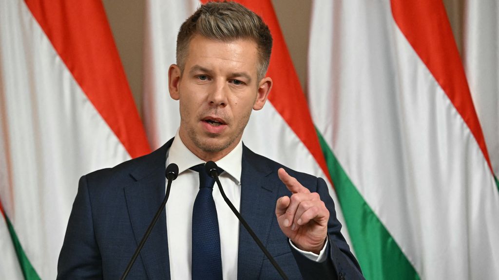 Foto: Hongaarse oppositieleider: 'Partij van Orbán gaat een sekstape van mij publiceren'