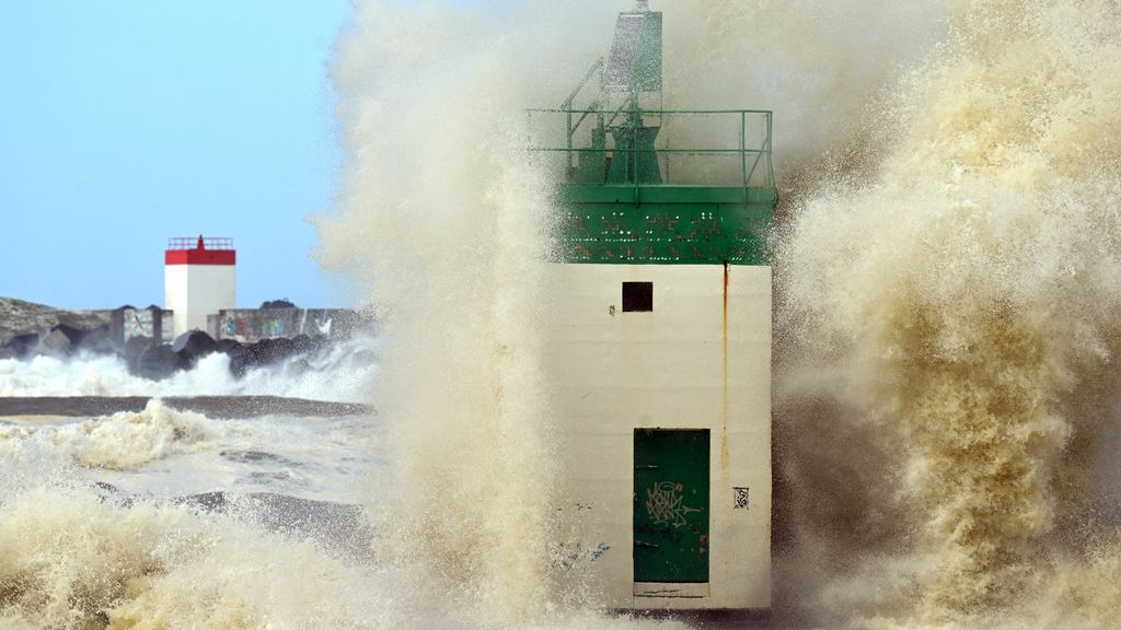 Foto: Doden en schade door noodweer in Frankrijk en Spanje
