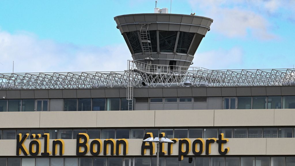 Lange rijen op vliegveld Keulen-Bonn door fout bij bagage scannen