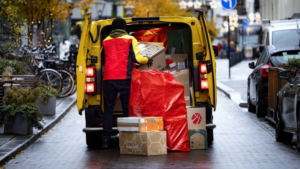 Steden willen meer centrale pakketpunten om verkeerschaos te voorkomen