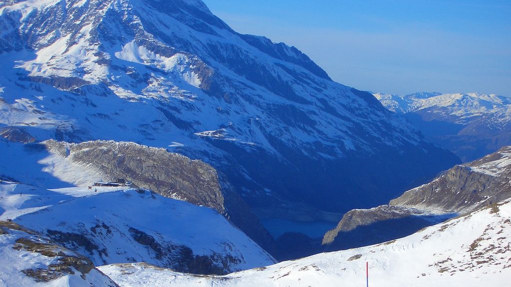 Foto: Drie doden bij lawine in Frans skioord Val d'Isère