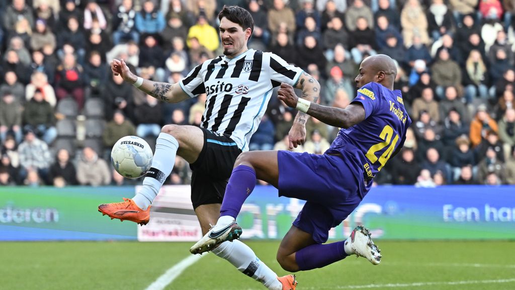 NAC leidt door late penalty bij Heracles (0-1) • Degradatiekraker in de eredivisie