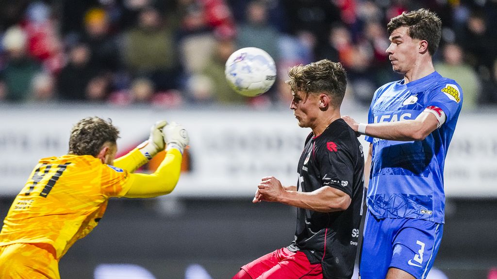 Excelsior terecht op voorsprong tegen AZ (1-0) • Zintsjenko in Ajax-basis