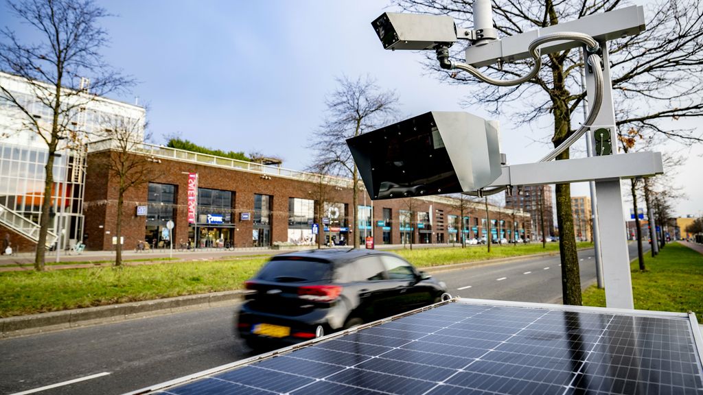 Foto: Focusflitsers betrappen veel meer appende bestuurders