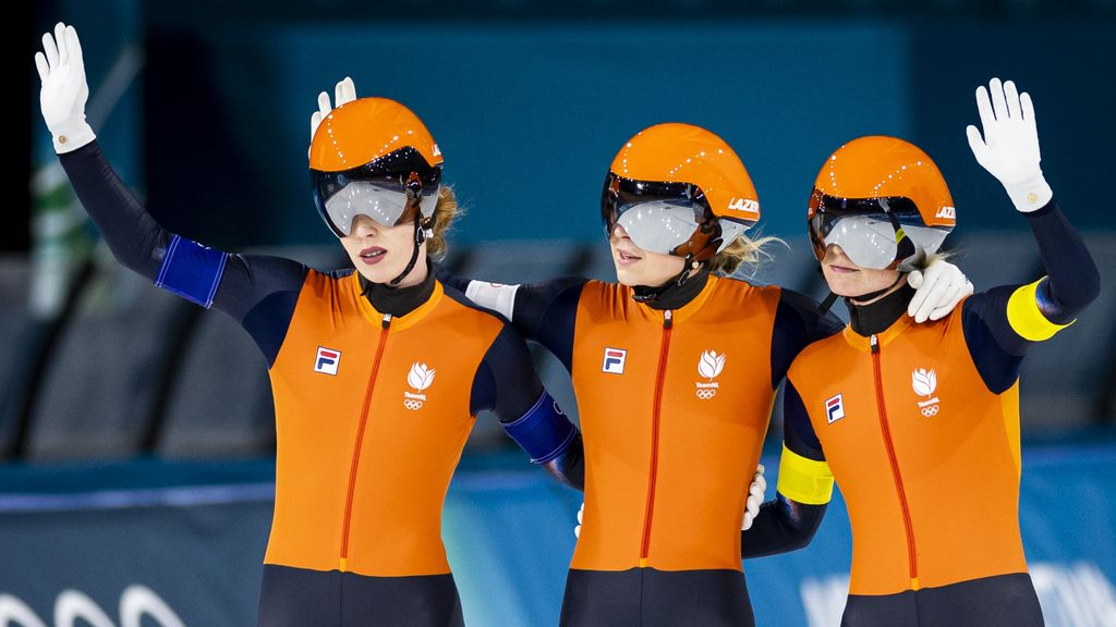 Schaatssters verliezen strijd om olympisch goud op ploegenachtervolging van Canada